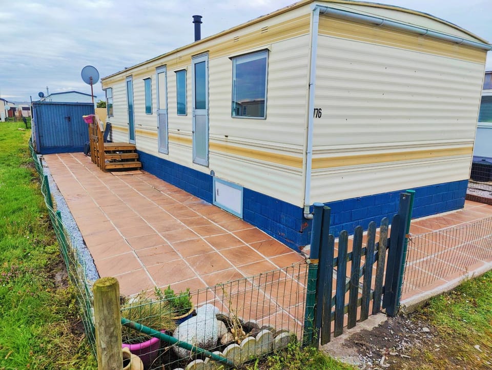 Przytulny domek holenderski z podgrzewanym odkrytym basenem do dyspozycji gości Campground/ 
RV Resort in De Haan