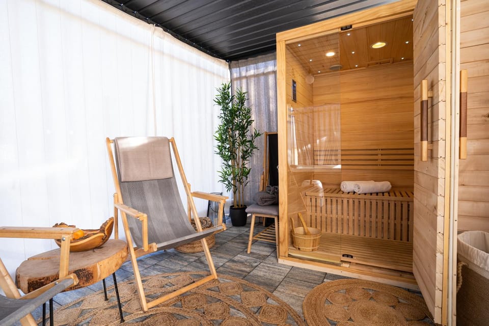 Sauna, Seating area, towels