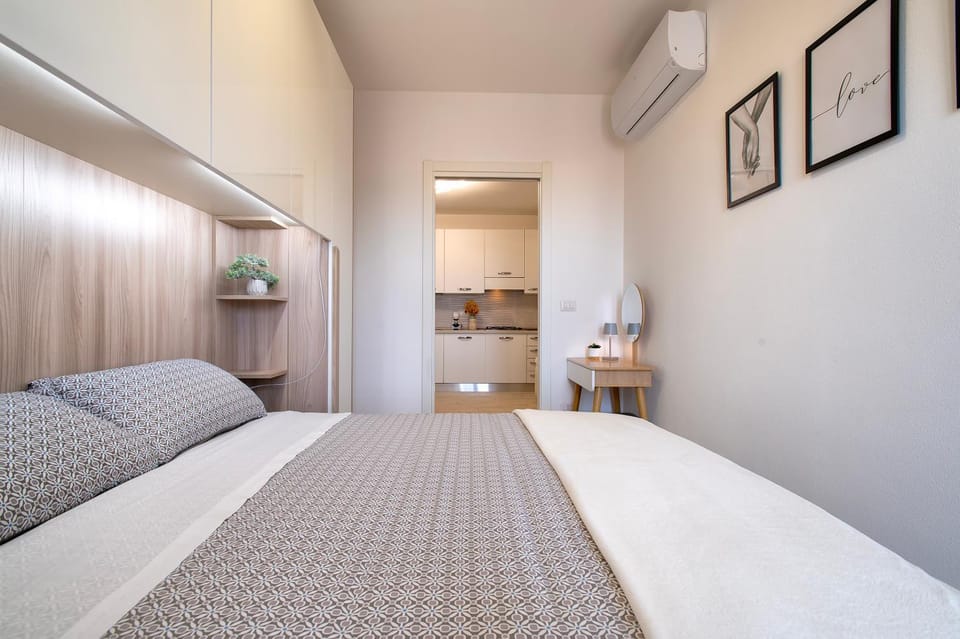 Bed, Bedroom, wardrobe
