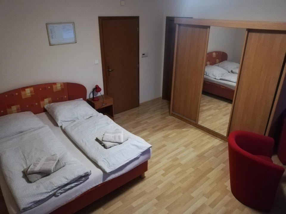 Bed, Bedroom, wardrobe
