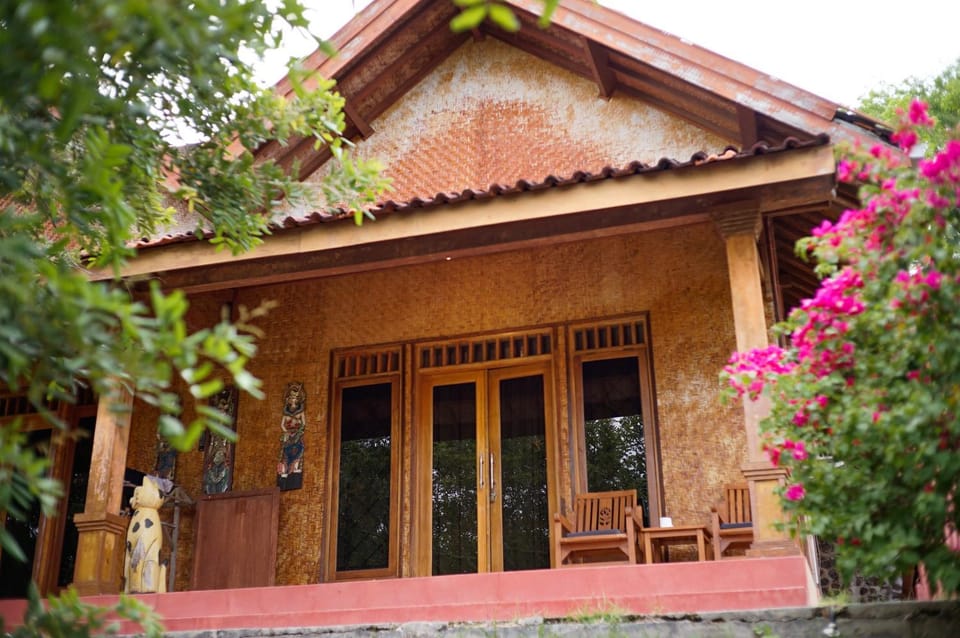 Yut's Inn Flower Paradise Gili Gede Villa in Central Sekotong