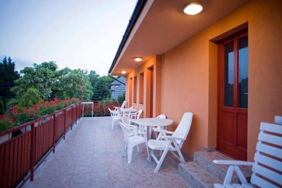 Sunshine SH apartmanház Apartment in Hungary