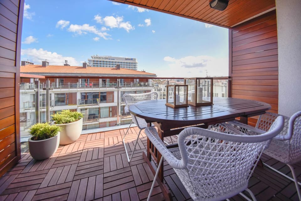 Balcony/Terrace, City view, Street view