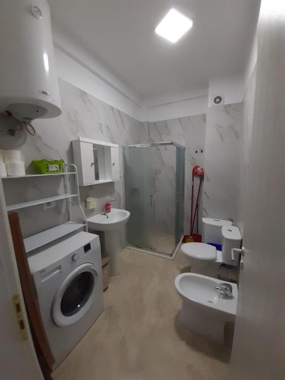 Shower, Toilet, Bathroom, washing machine