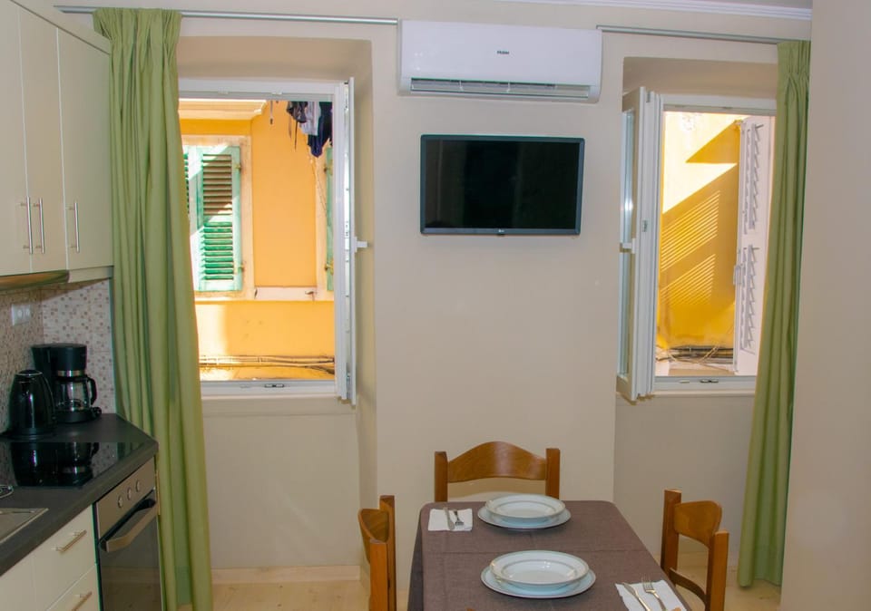 TV and multimedia, Dining area