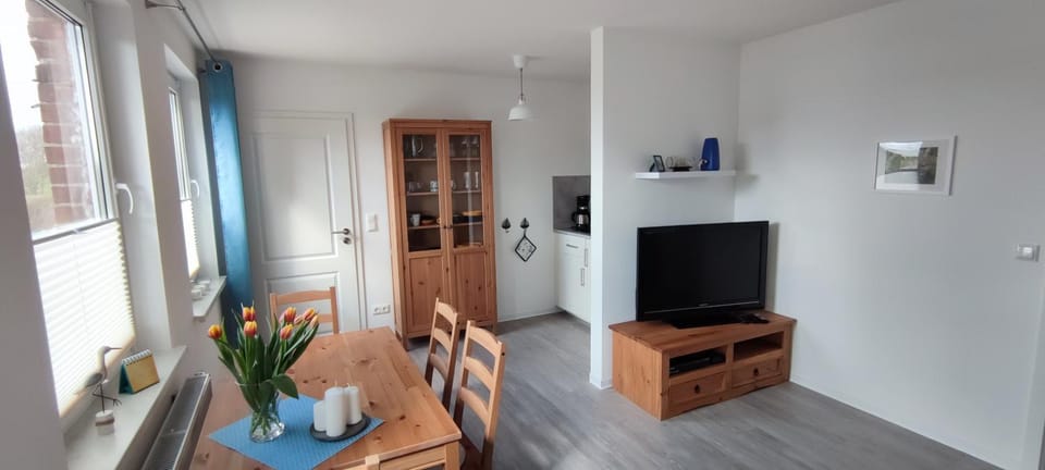 TV and multimedia, Living room, Dining area