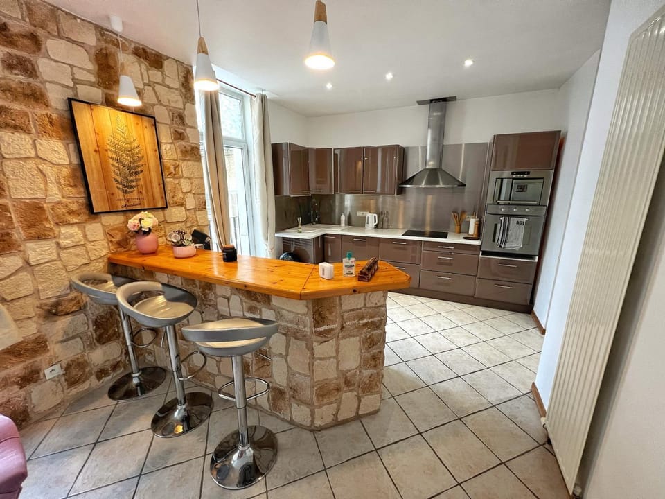 Kitchen or kitchenette, Dining area, Meals, stove, kitchen