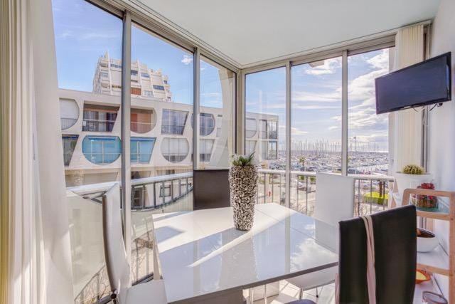 Property building, Balcony/Terrace, Balcony/Terrace, Dining area