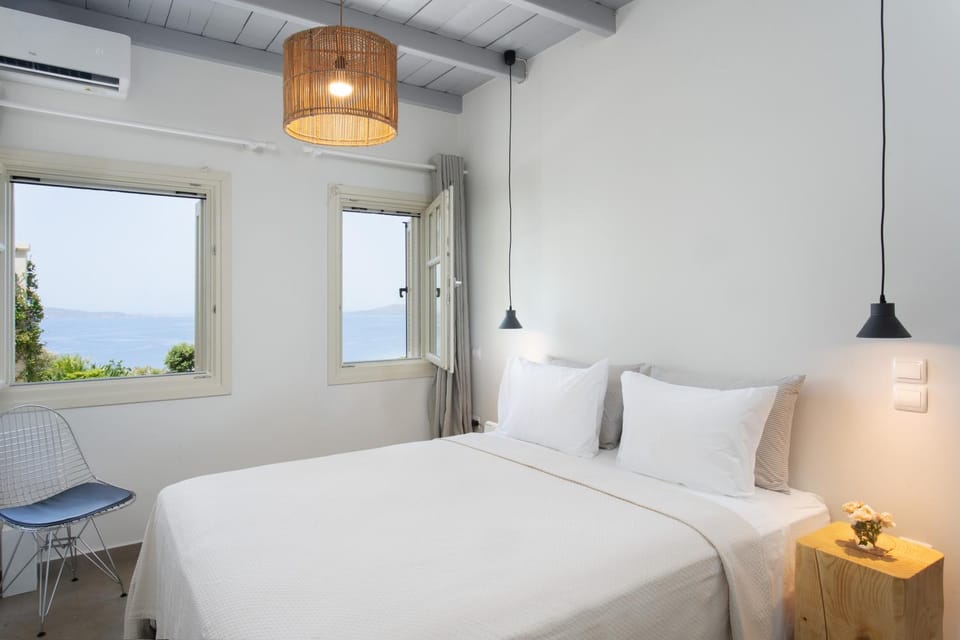 Bed, Bedroom, Sea view