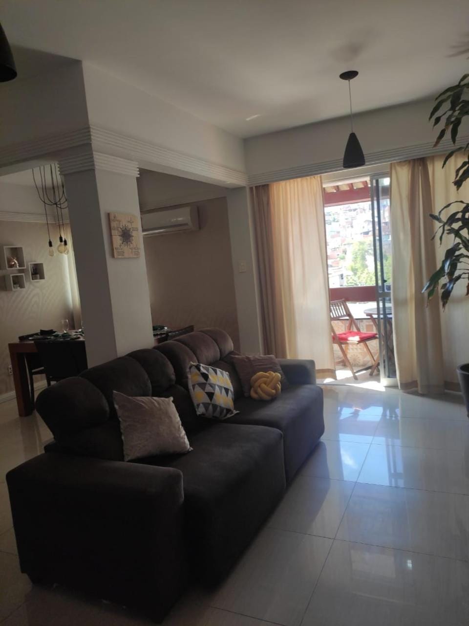 Em Ondina, atravessou praia! Subiu escada piscina! Apartment in Salvador