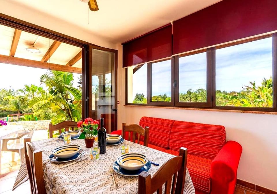 Day, Living room, Seating area, Dining area