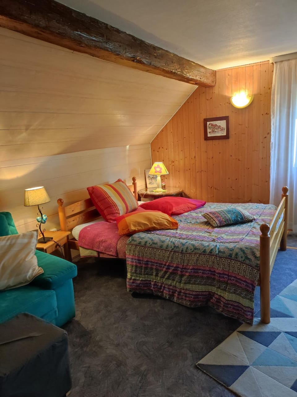 Photo of the whole room, Bedroom