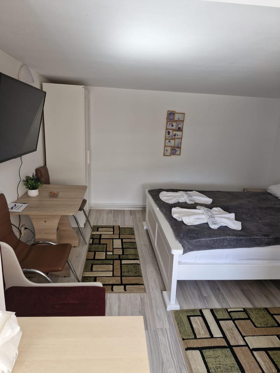 Casa Morarului Bed and Breakfast in Prahova, Romania
