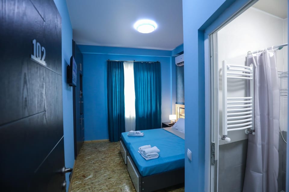 Bed, Bedroom, towels, wardrobe