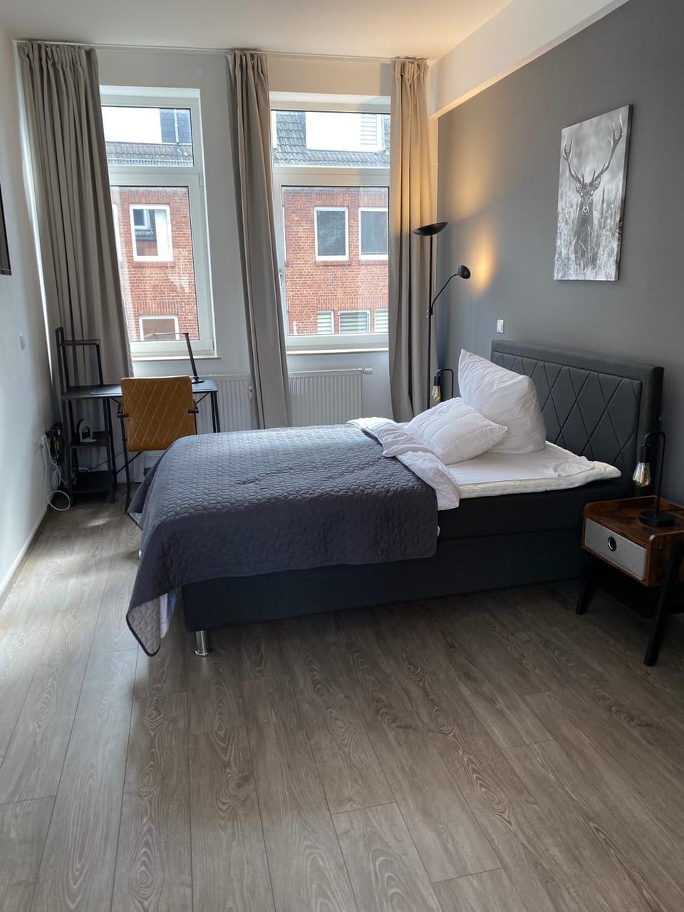Photo of the whole room, Bedroom