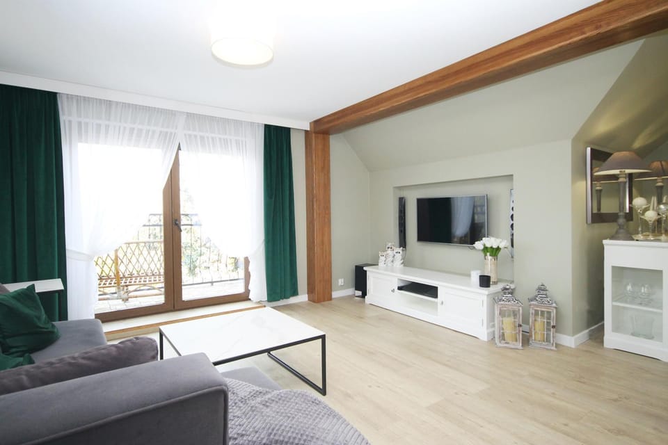 Communal lounge/ TV room, TV and multimedia, Living room, Seating area