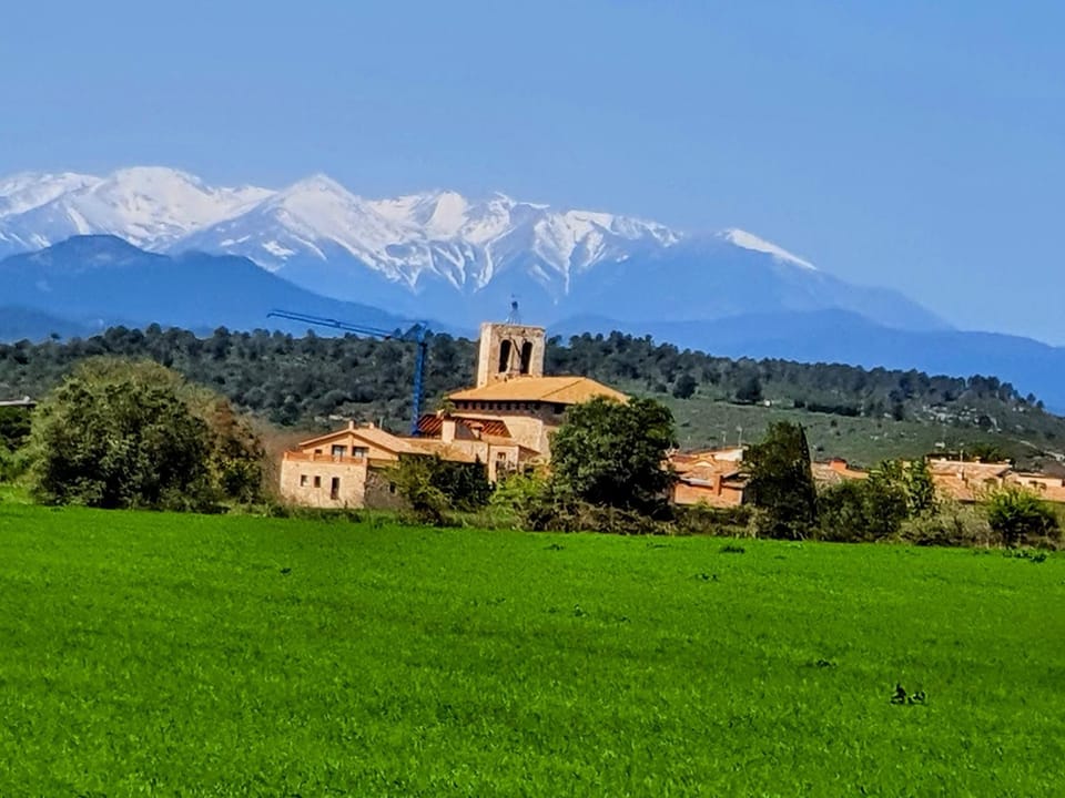 Nearby landmark, Location