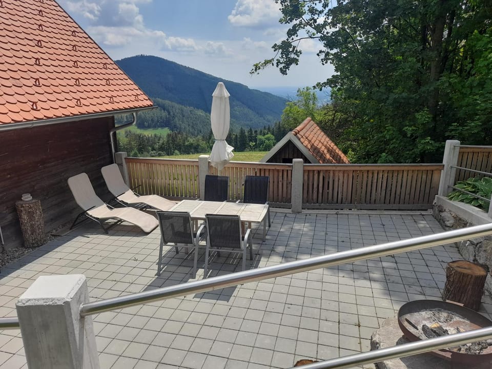 Balcony/Terrace, Mountain view, sunbed