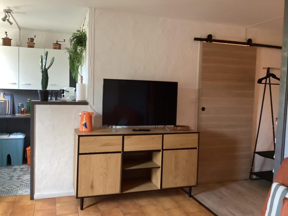 Studio avec grande terrasse et jardin privatif au Pyla Apartment in La Teste-de-Buch