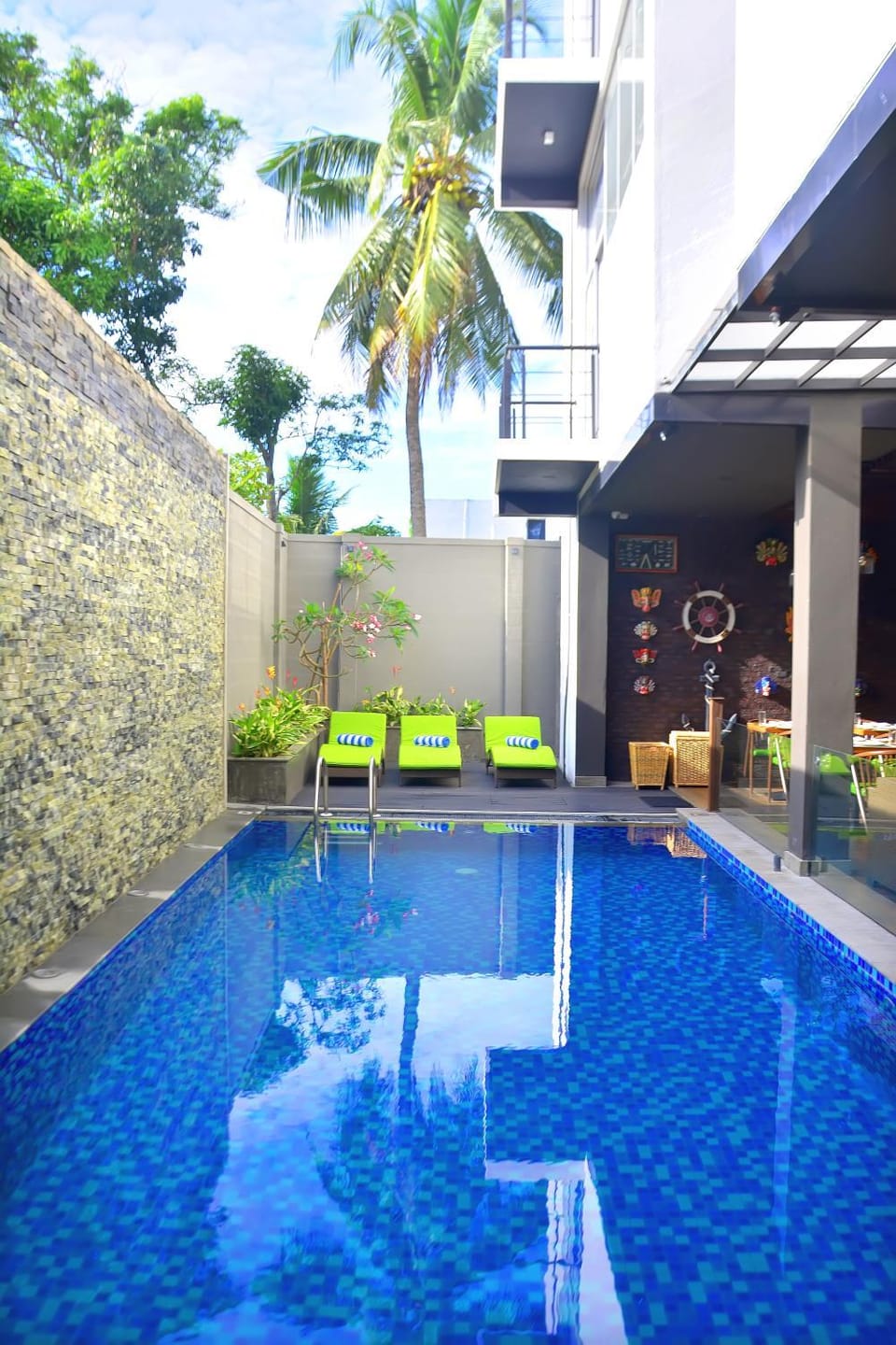 Property building, Swimming pool, Swimming pool