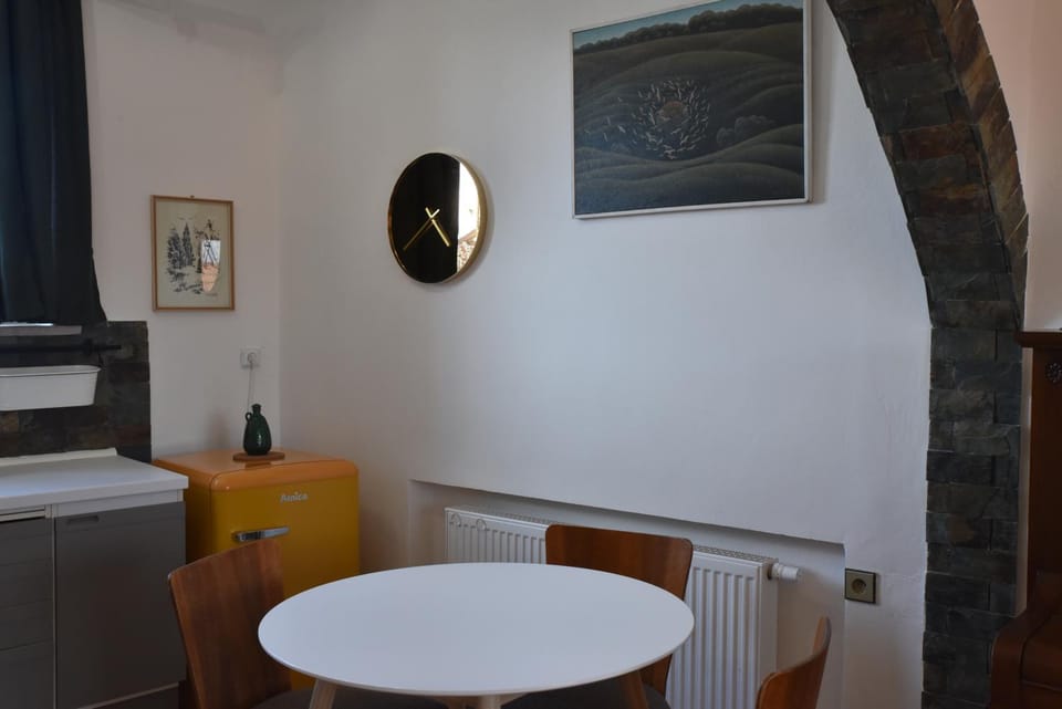 Dining area, kitchen