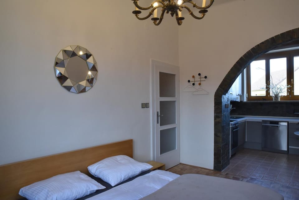 Bed, Bedroom, kitchen