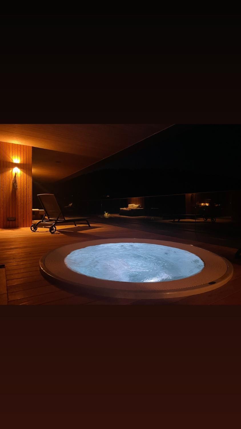 Hot Tub, Hot Tub