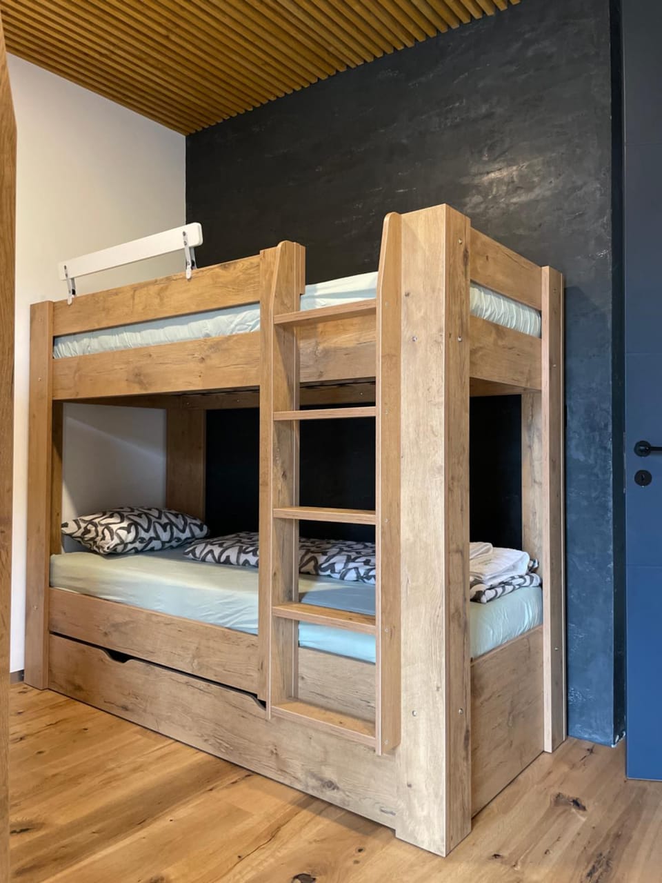 children, bunk bed