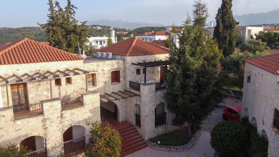 Property building, Neighbourhood, Mountain view