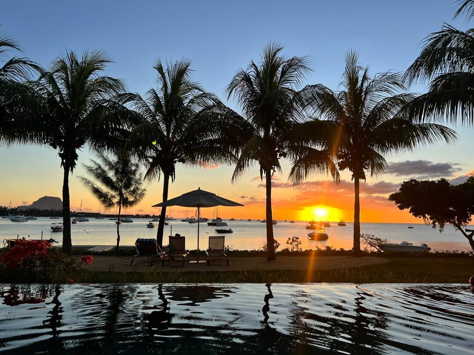 SPECIAL OFFER Prime Seafront Apartment in Latitude, Black River 100 Mbps fast internet connection Apartment in Rivière Noire District, Mauritius