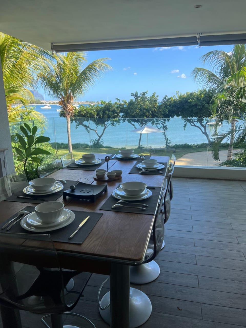 SPECIAL OFFER Prime Seafront Apartment in Latitude, Black River 100 Mbps fast internet connection Apartment in Rivière Noire District, Mauritius