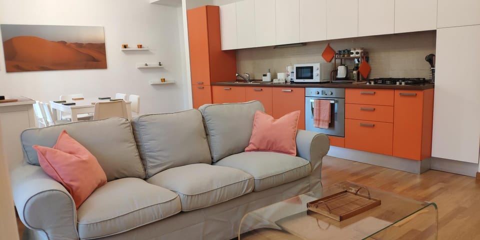 Kitchen or kitchenette, Living room
