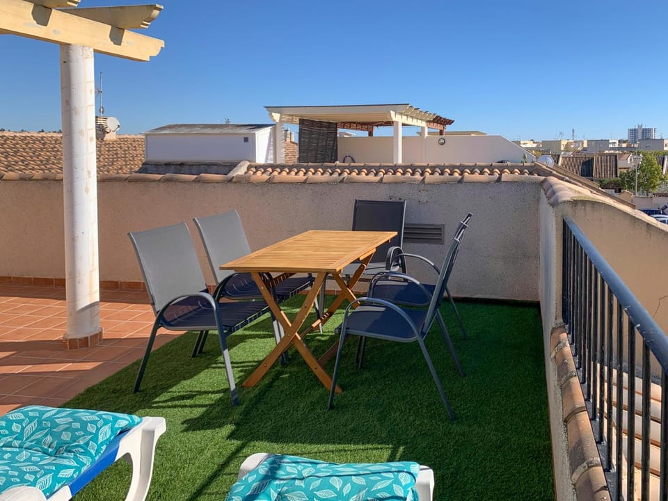 View (from property/room), Balcony/Terrace, Dining area