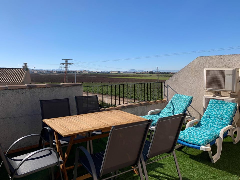 View (from property/room), Balcony/Terrace, Dining area, sunbed