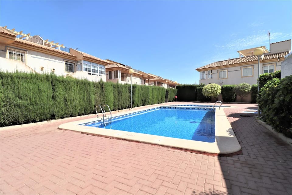 Property building, Swimming pool, Swimming pool