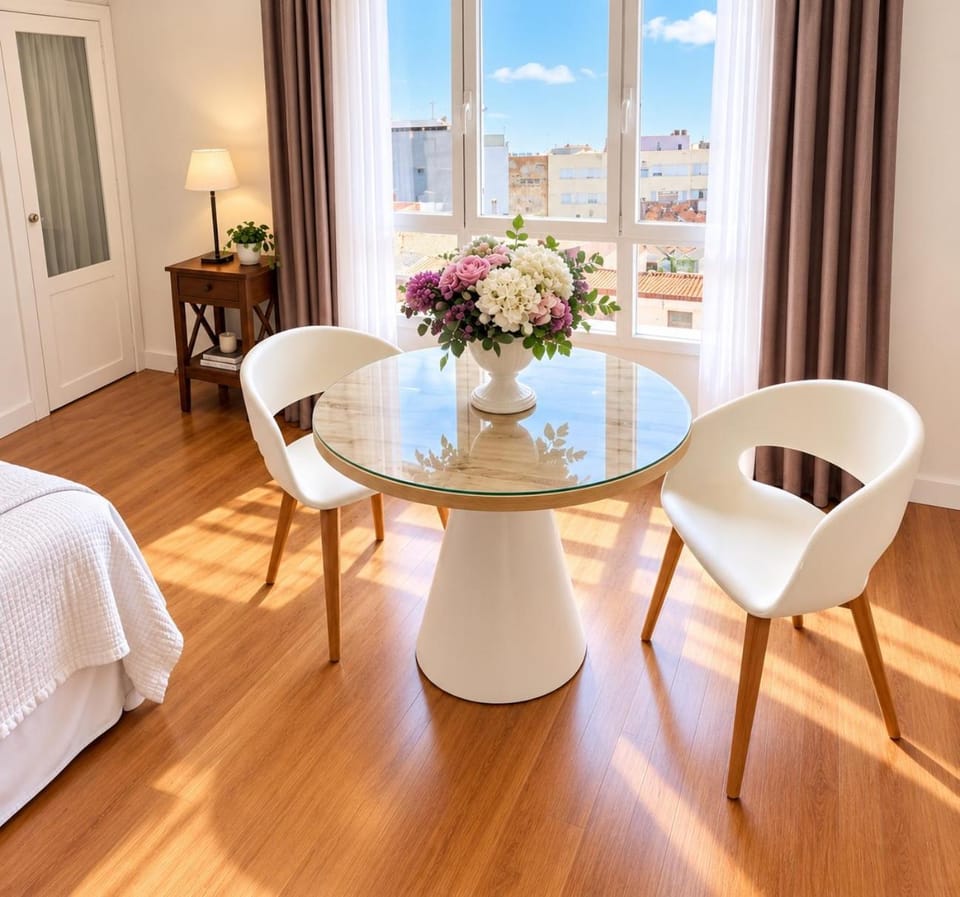 Seating area, Dining area