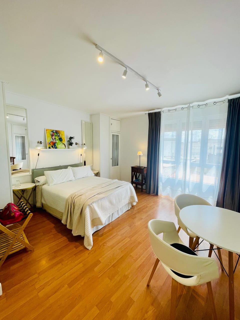 Photo of the whole room