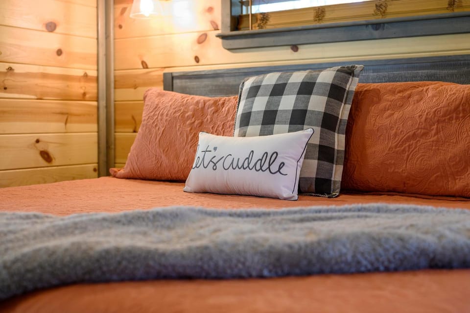 Bed, Bedroom