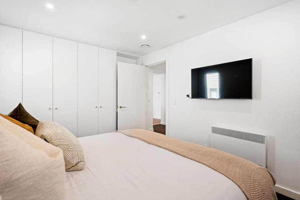 Lakeside Luxury 2 Bedroom Apartment Apartment in Wanaka
