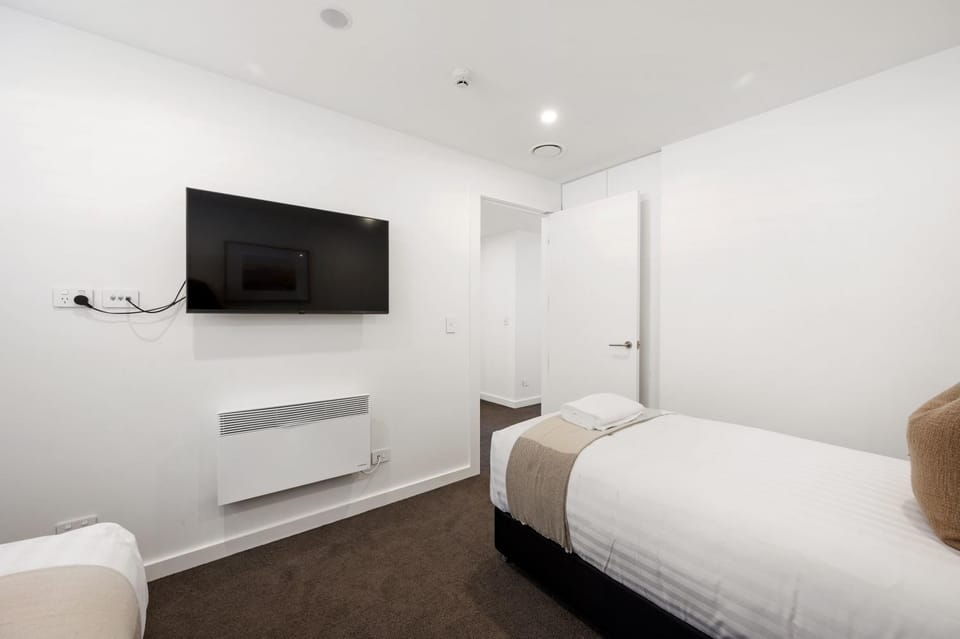Lakeside Luxury 2 Bedroom Apartment Apartment in Wanaka