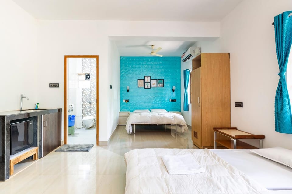 Bed, Photo of the whole room, Bedroom