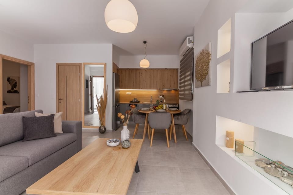 Kitchen or kitchenette, Living room, Seating area, Dining area
