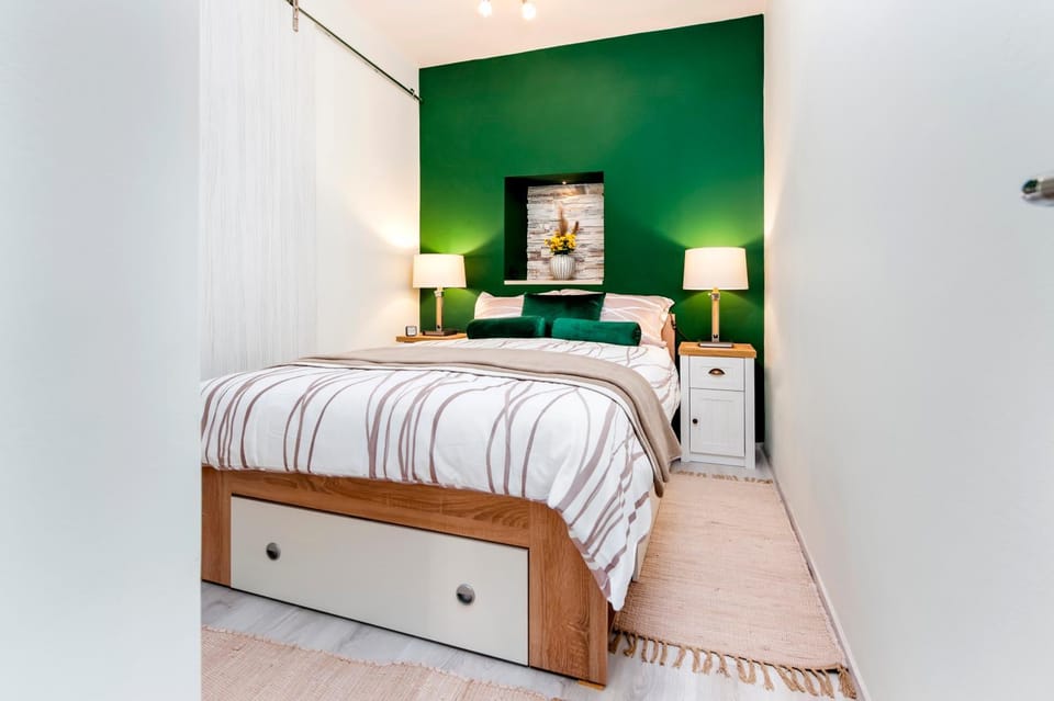 Bed, Photo of the whole room, Bedroom