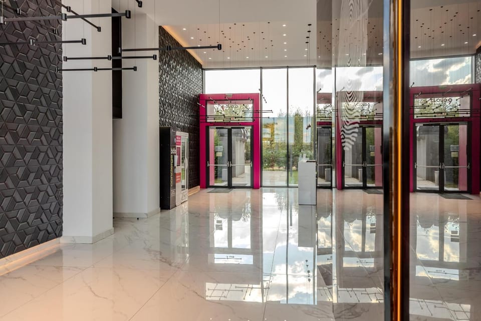 Property building, Facade/entrance