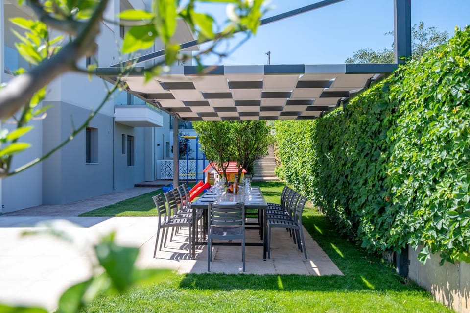 Day, Garden, Dining area, Garden view