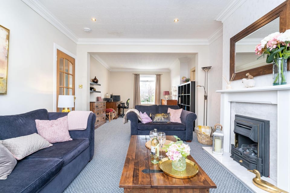 TV and multimedia, Living room, Seating area