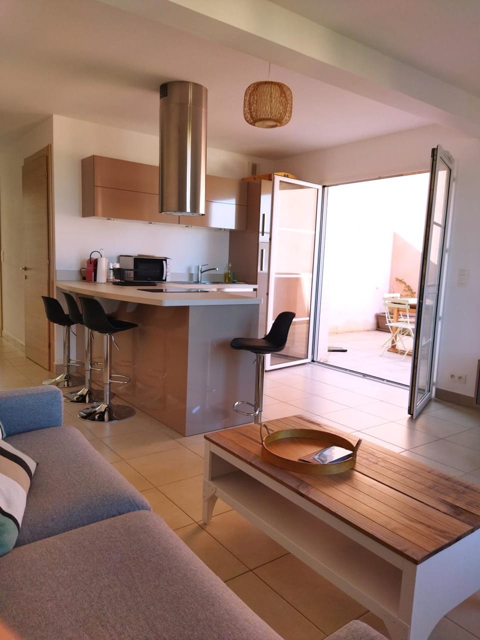 Kitchen or kitchenette, Living room, Dining area, minibar, pet friendly, stove