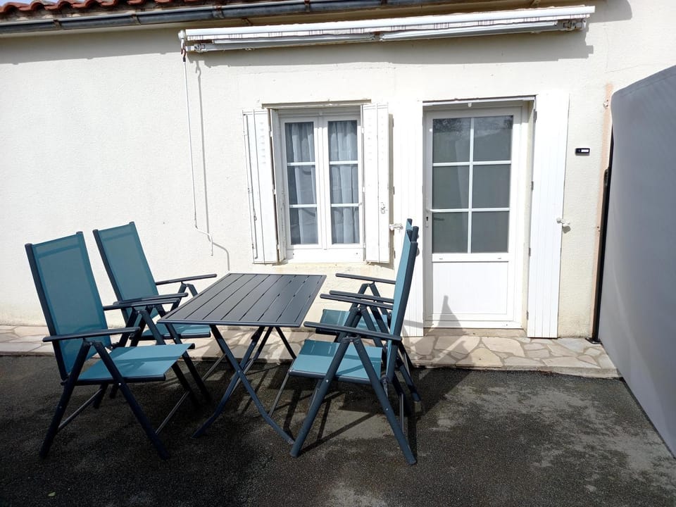 GITE ENTRE TERRE ET MER GRAND STUDIO House in Pays de la Loire