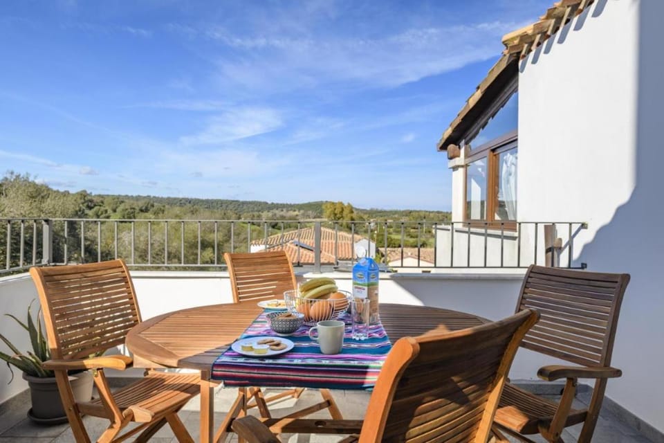 Balcony/Terrace, Dining area, Mountain view