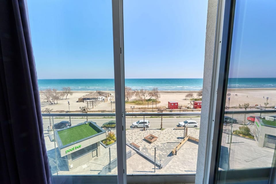 Glamour Red apartment 22 in Spa Pool resort Apartment in Constanța County